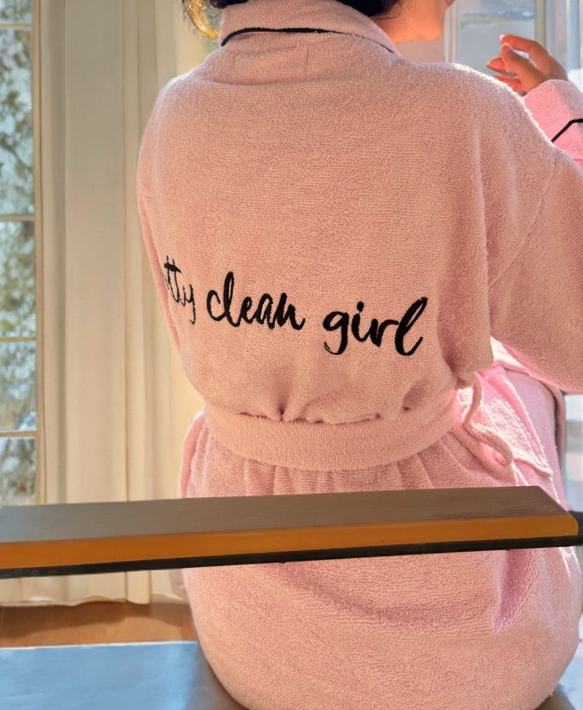 pretty clean bathrobe