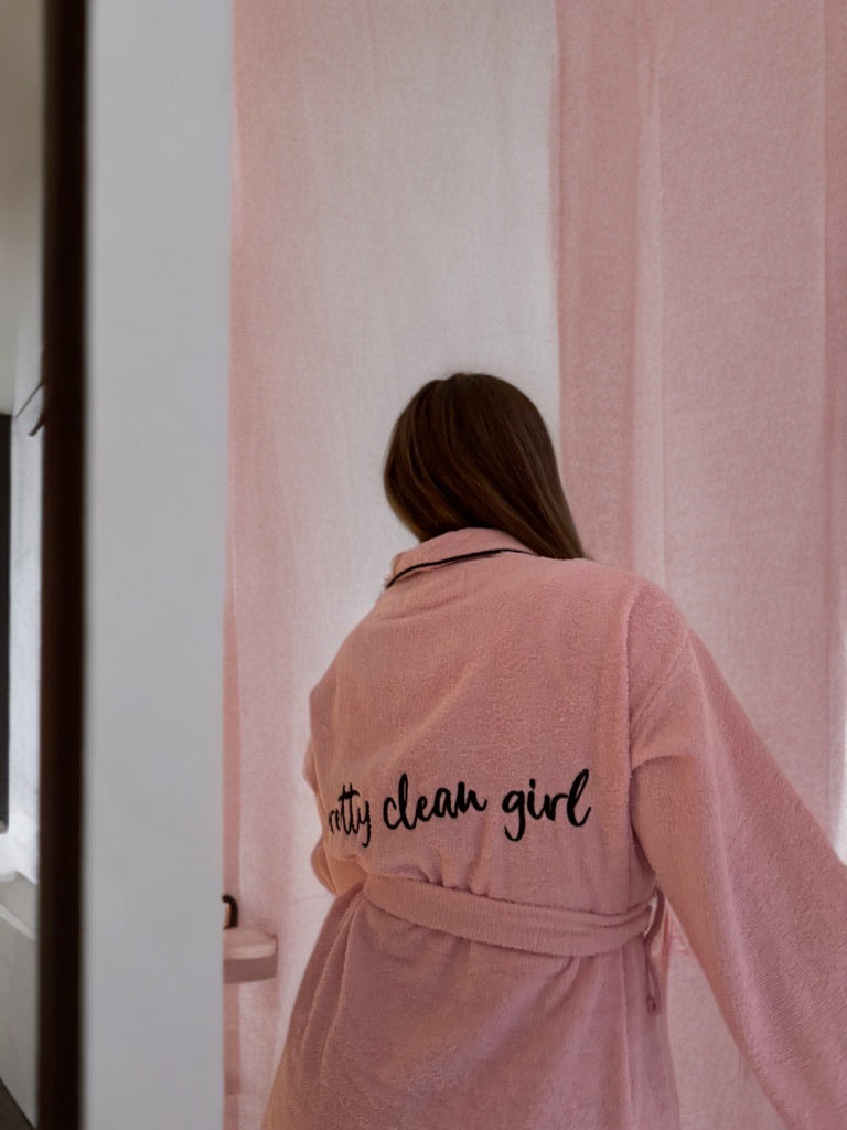 pretty clean bathrobe