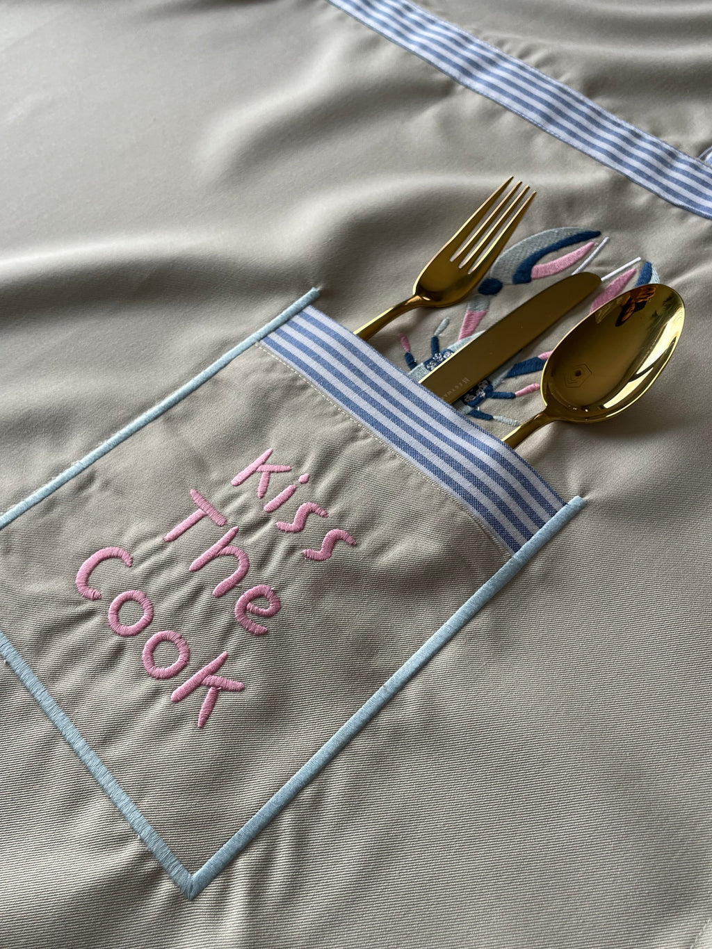pretty cook apron