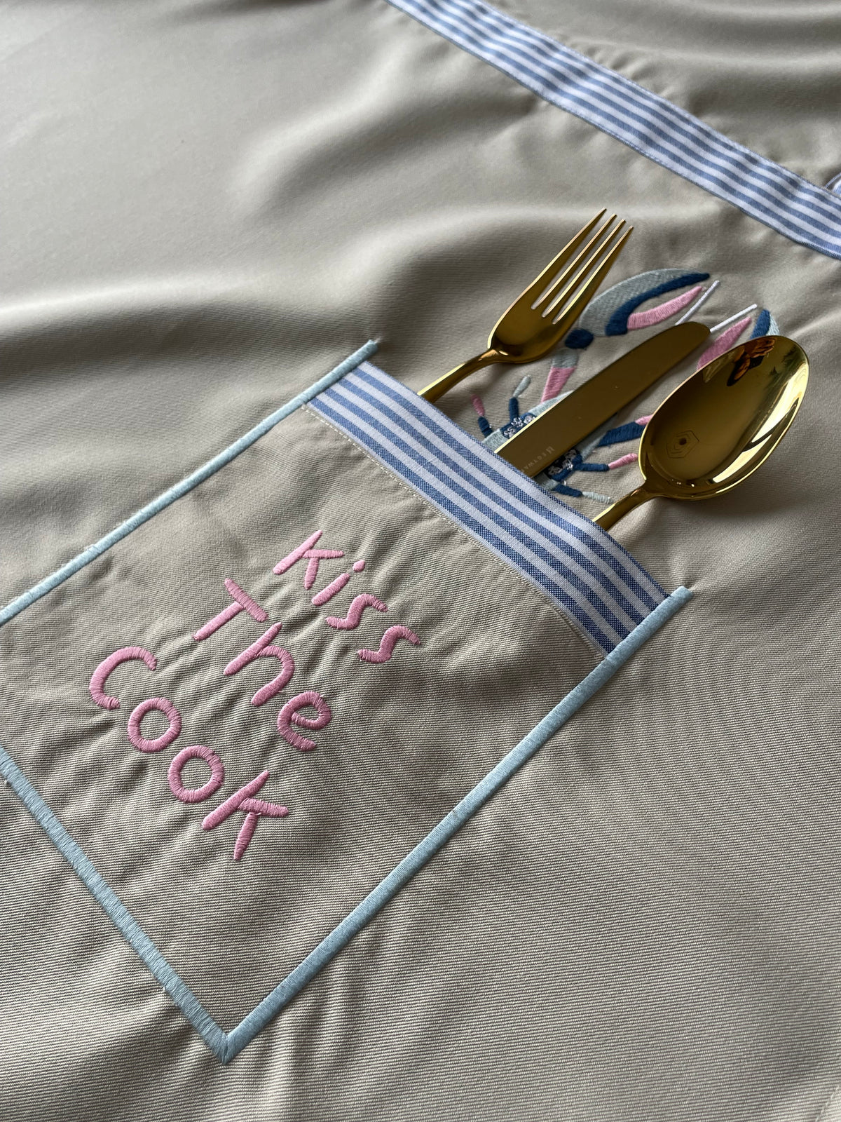 pretty cook apron