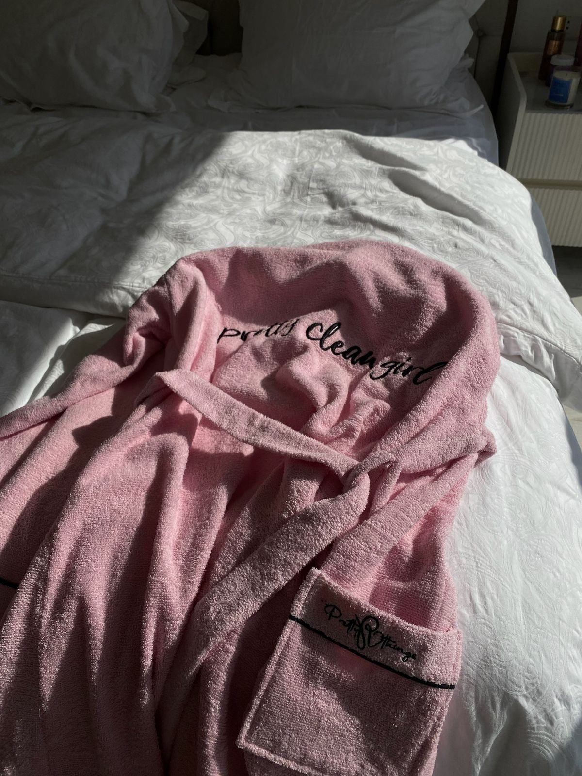 pretty clean bathrobe