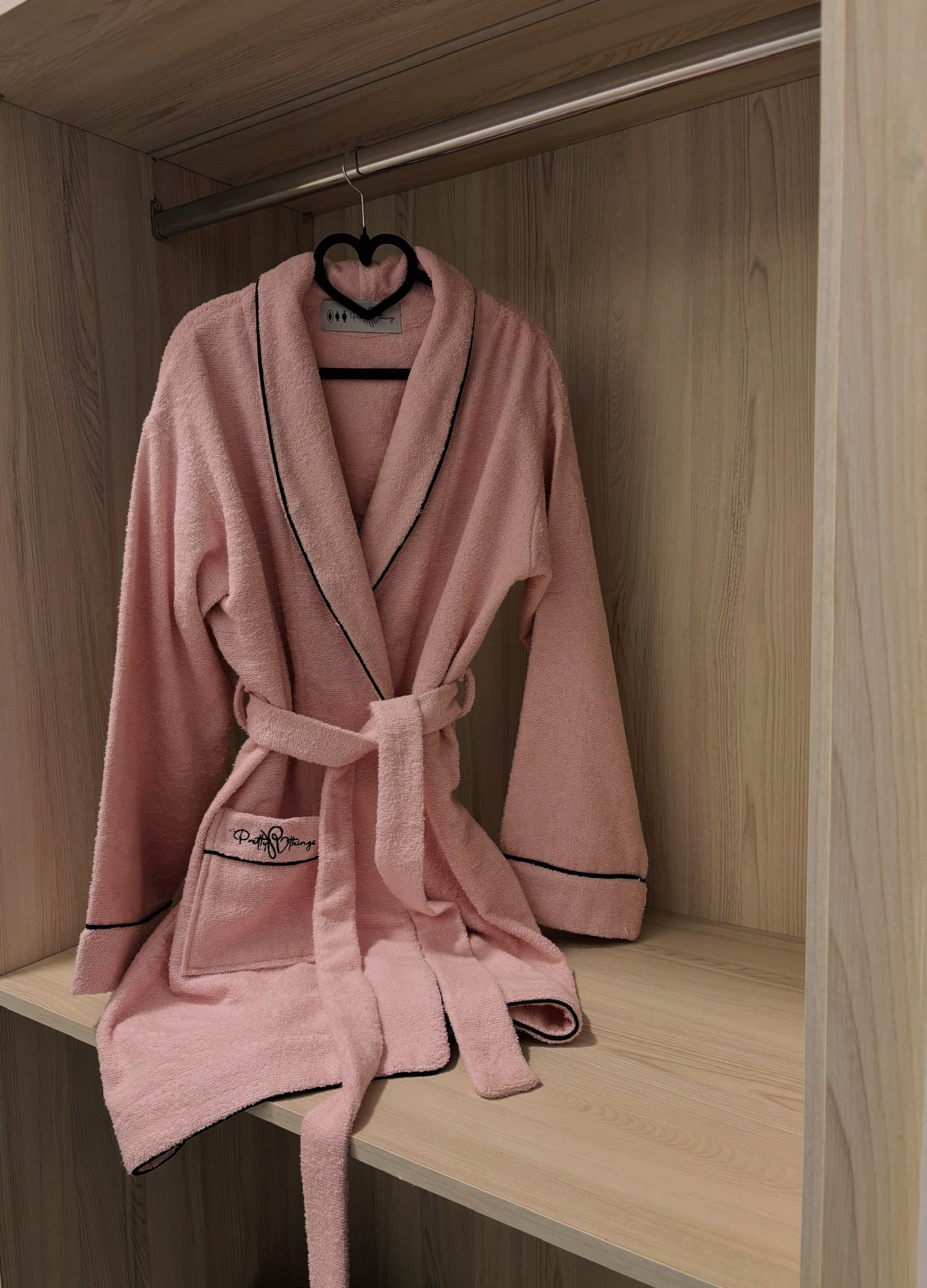 pretty clean bathrobe