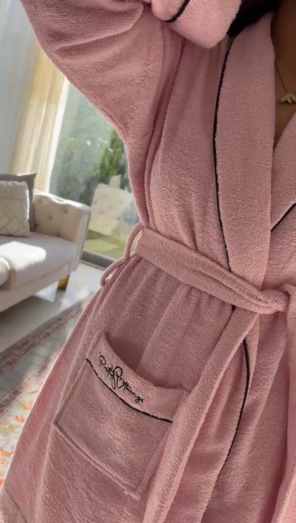 pretty clean bathrobe